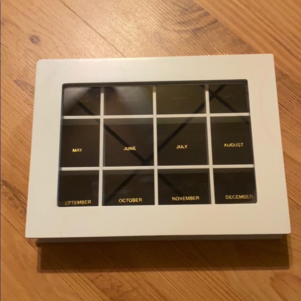Jewelry box